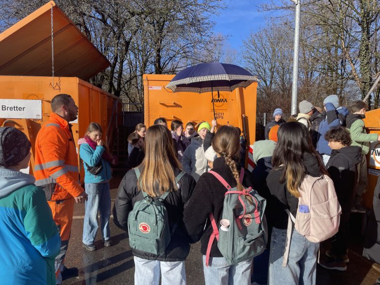 „Alltagskompetenzen“ – Besuch eines Wertstoffhofes